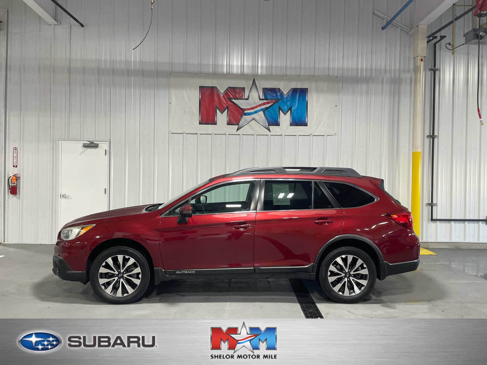 2017 Subaru Outback Limited — photo 1 of 8