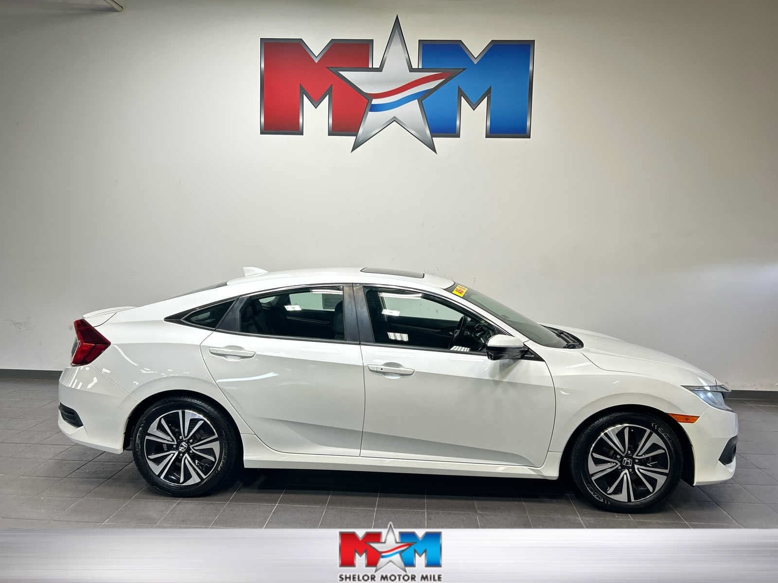 2017 Honda Civic Sedan EX-L — photo 1 of 10