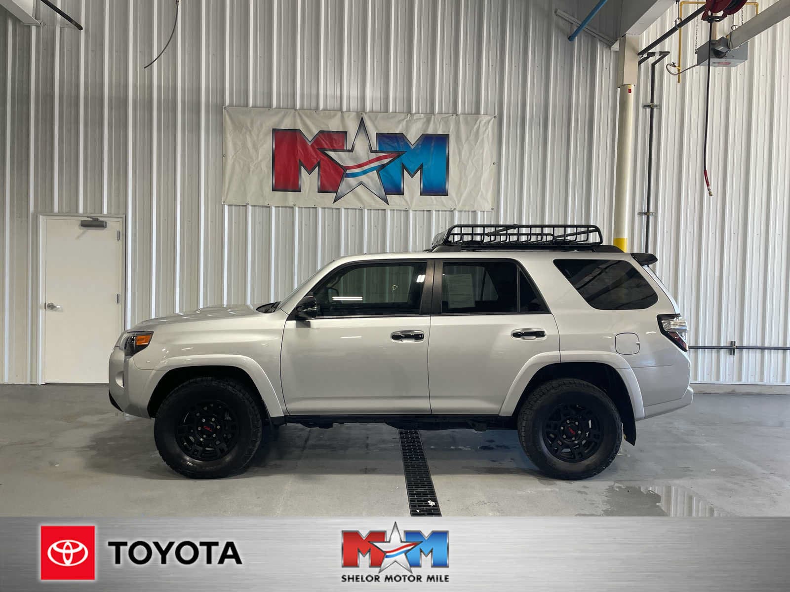 2021 Toyota 4Runner Venture — photo 1 of 8