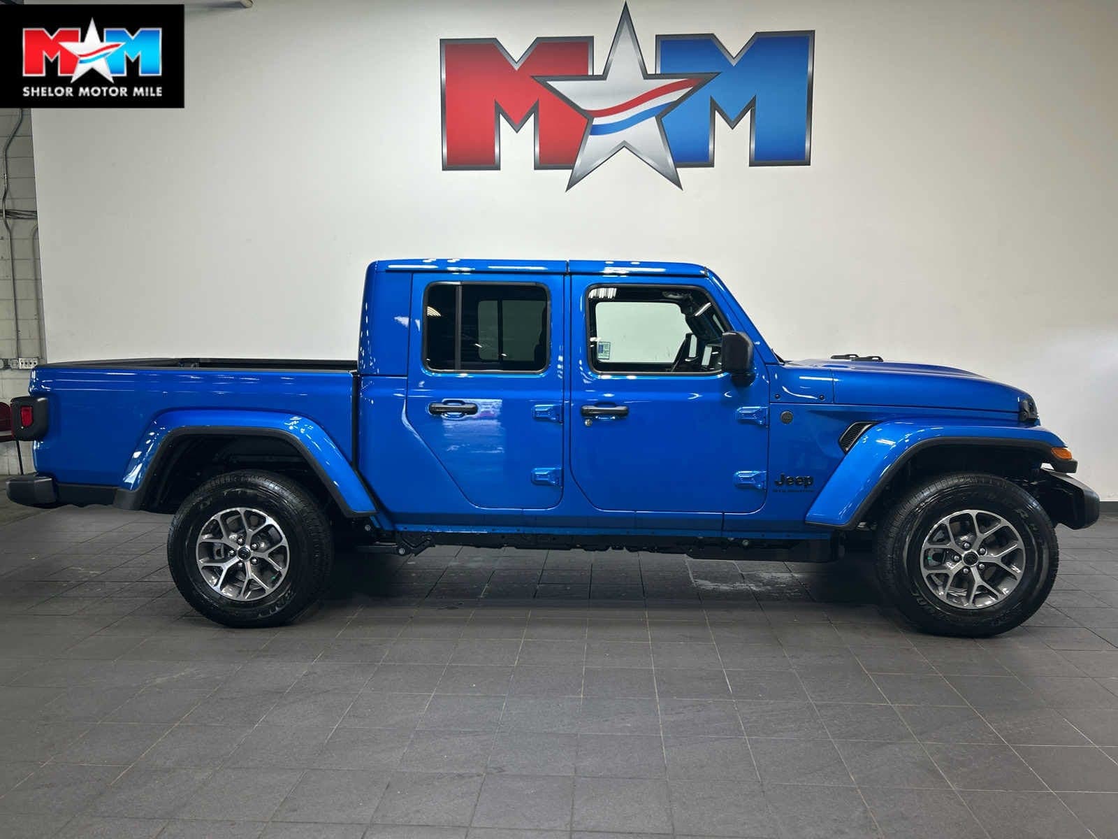 2026 Jeep Gladiator Sport S — photo 1 of 52