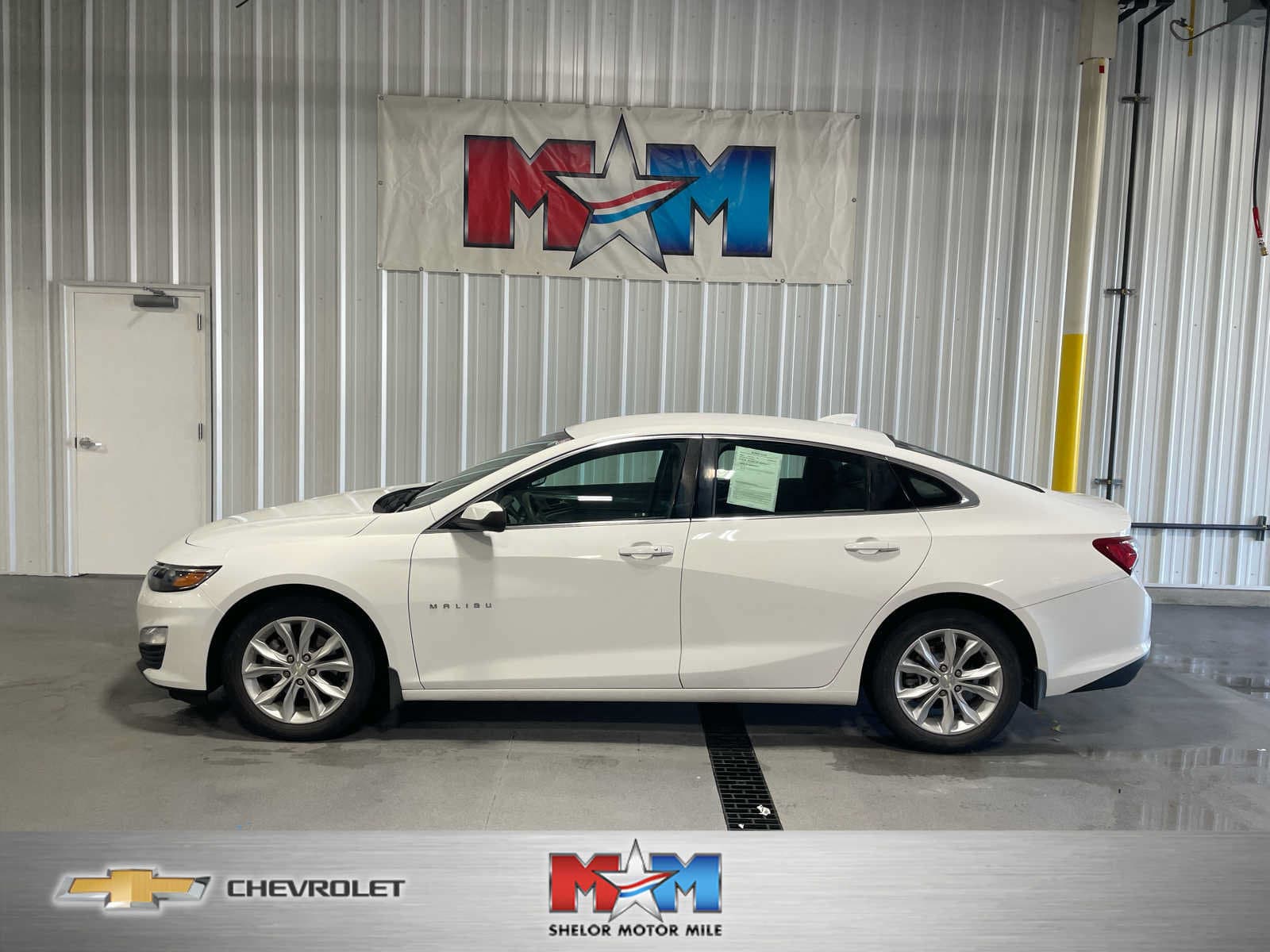 2019 Chevrolet Malibu LT — photo 1 of 5