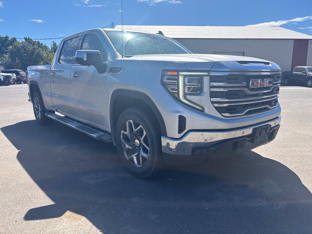 2022 GMC Sierra 1500 SLT — photo 1 of 12