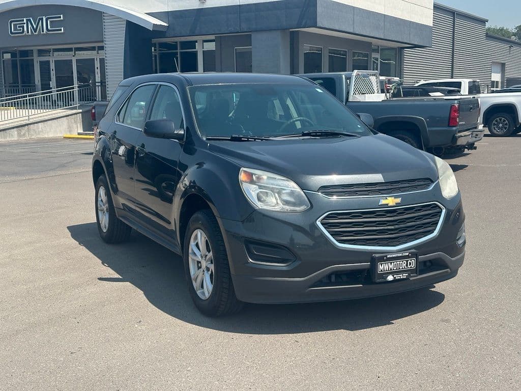 2017 Chevrolet Equinox LS — photo 1 of 25