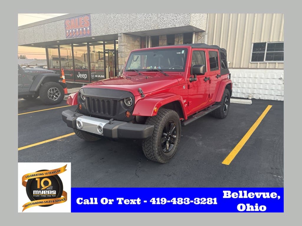 2011 Jeep Wrangler Unlimited Sahara — photo 1 of 2