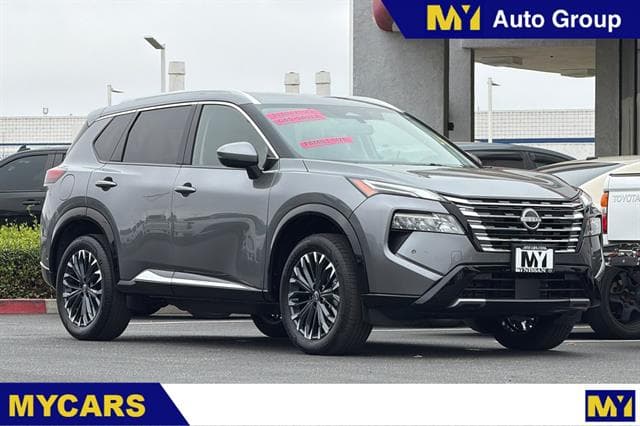 2025 Nissan Rogue Platinum — photo 1 of 39