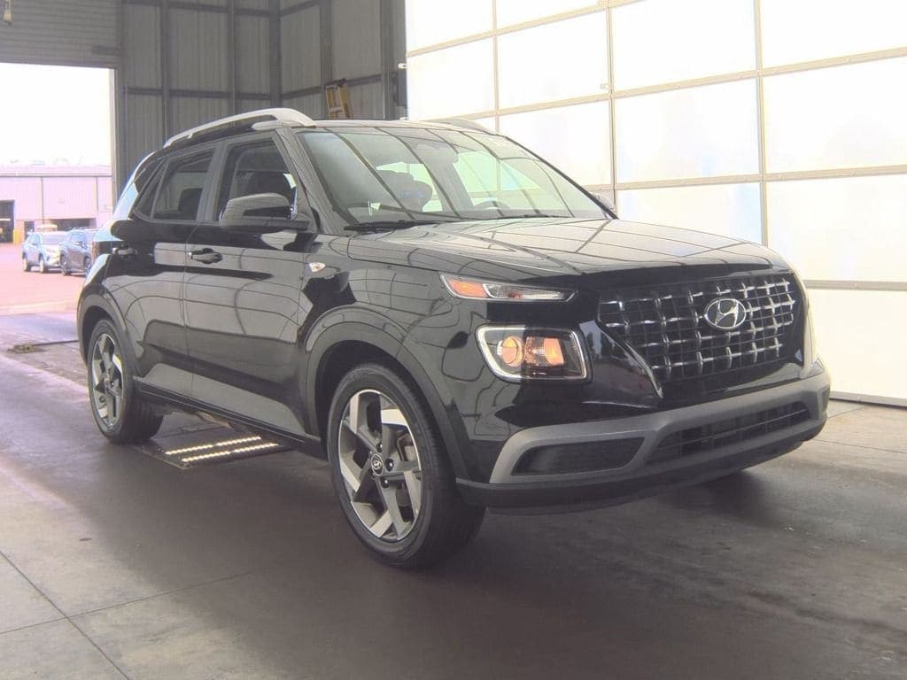 2025 Hyundai Venue SEL — photo 1 of 2