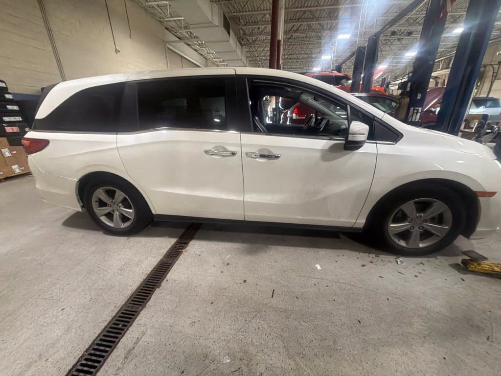 2019 Honda Odyssey EX-L — photo 1 of 3