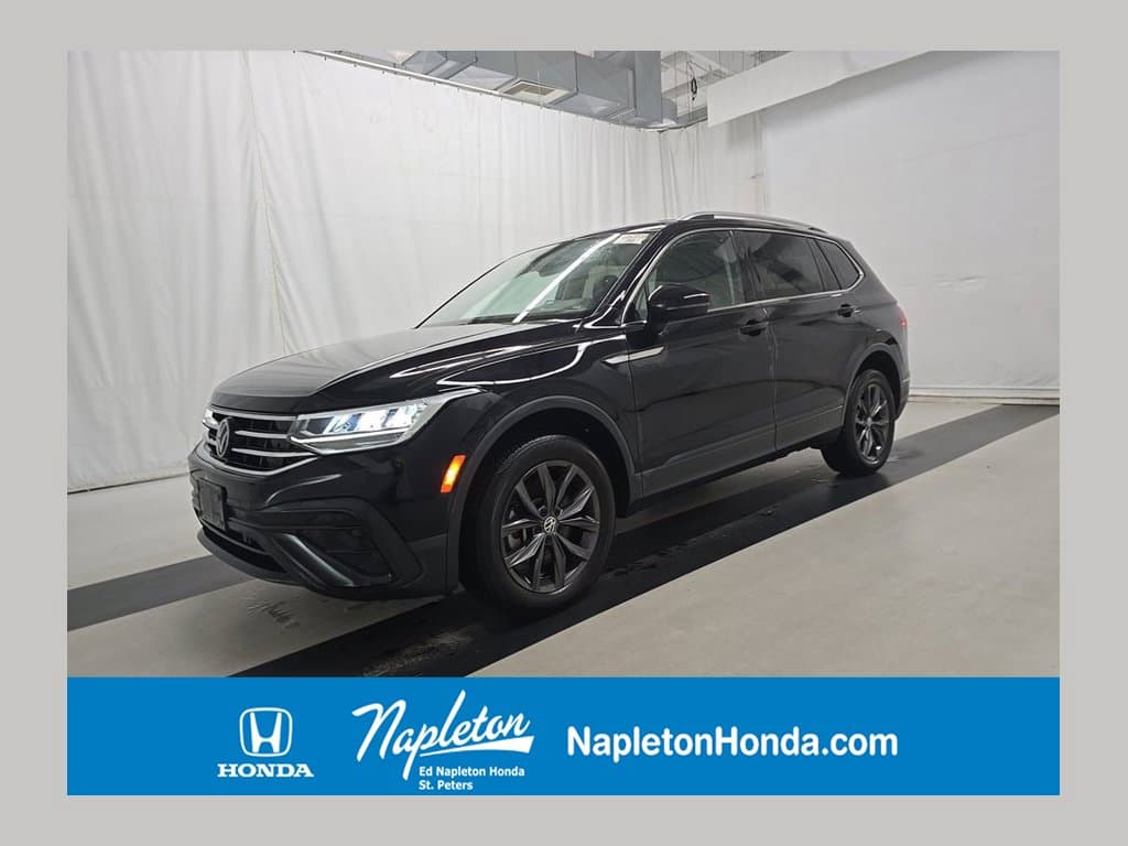 2023 Volkswagen Tiguan Base — photo 1 of 28