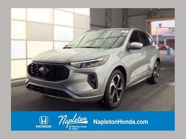 2023 Ford Escape ST-Line Select — photo 1 of 28