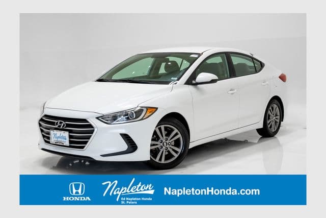 2017 Hyundai Elantra SE — photo 1 of 33