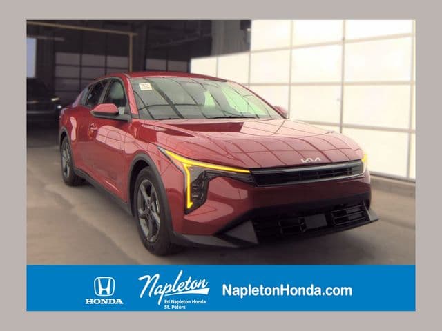 2026 Kia K4 LXS — photo 1 of 28