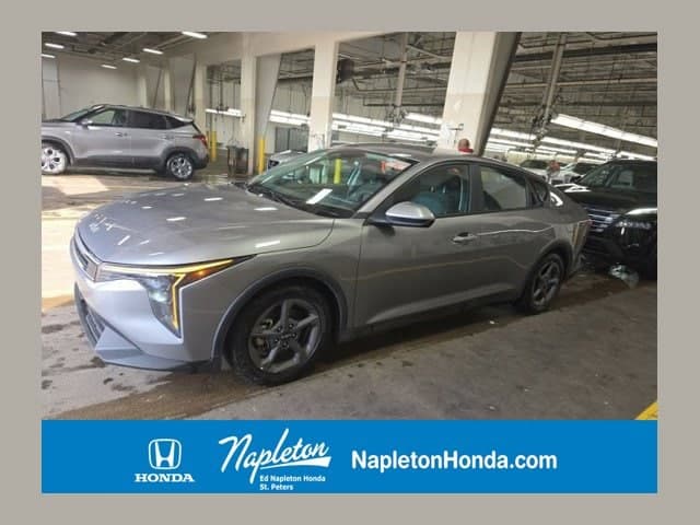 2025 Kia K4 LXS — photo 1 of 28