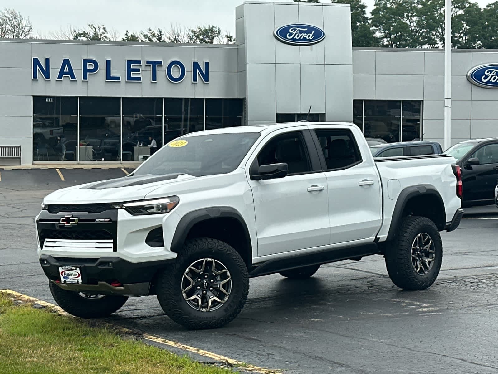 2023 Chevrolet Colorado ZR2 — photo 1 of 35