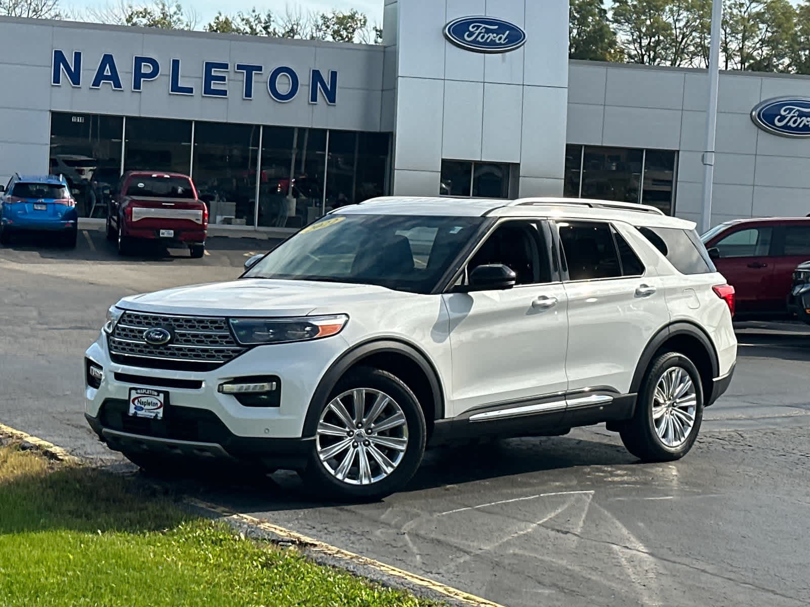 2022 Ford Explorer Limited — photo 1 of 38