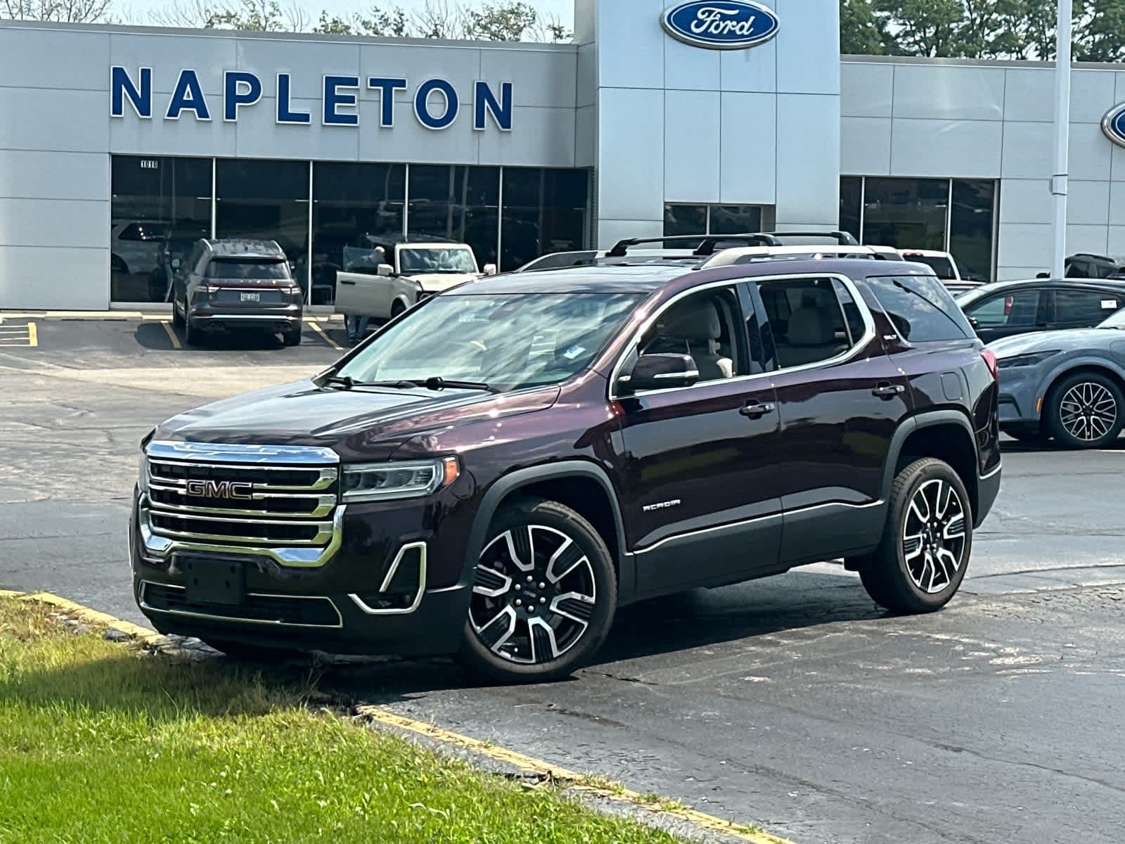 2020 GMC Acadia SLT — photo 1 of 11