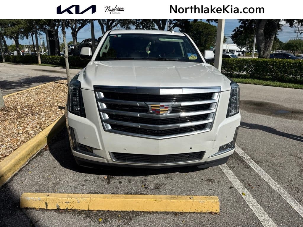2020 Cadillac Escalade Premium Luxury — photo 1 of 4