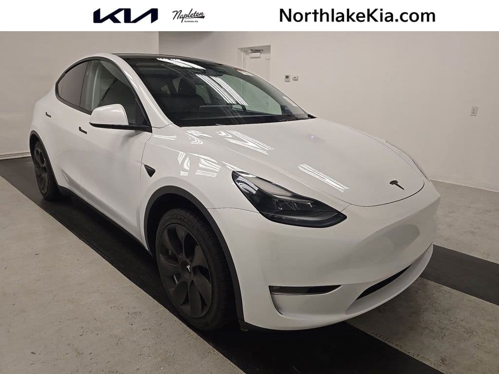 2023 Tesla Model Y Standard Range — photo 1 of 26