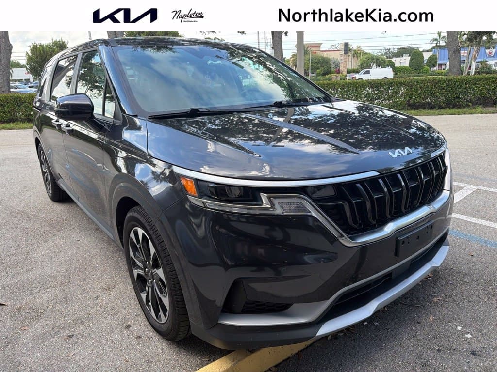 2024 Kia Carnival EX — photo 1 of 5