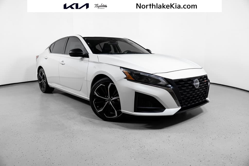 2023 Nissan Altima 2.5 SR — photo 1 of 37
