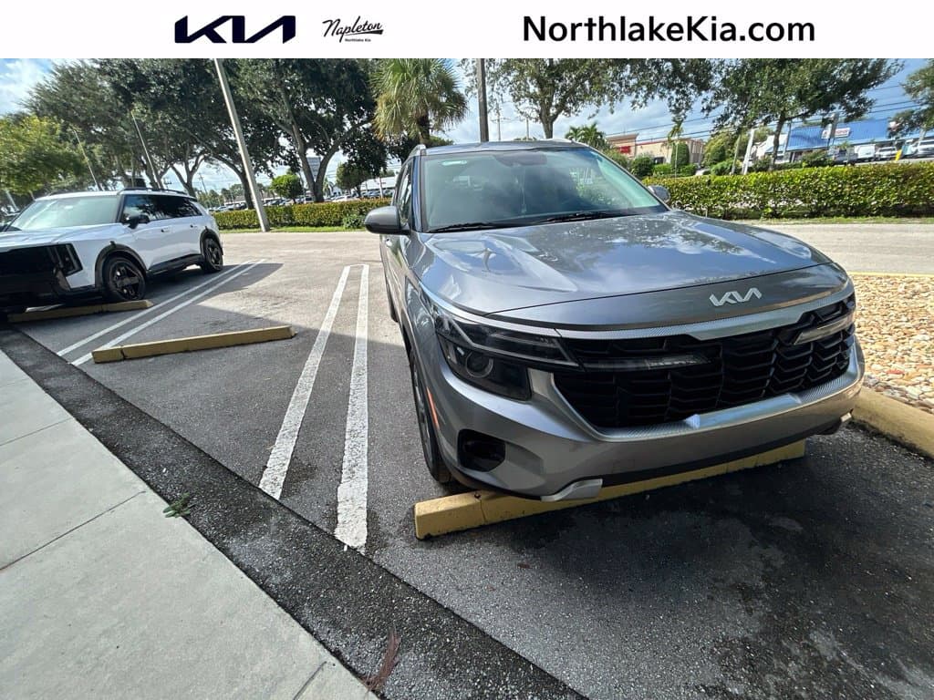 2024 Kia Seltos S — photo 1 of 5