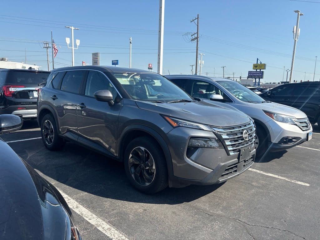 2024 Nissan Rogue SV — photo 1 of 3