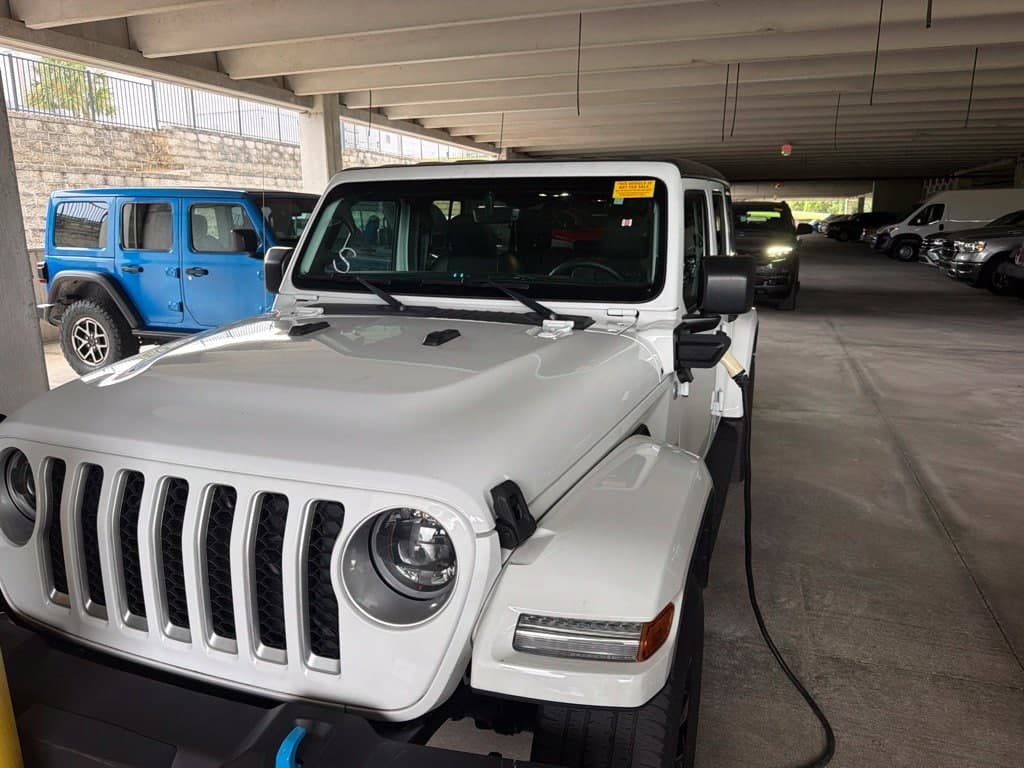 2023 Jeep Wrangler Sahara — photo 1 of 2