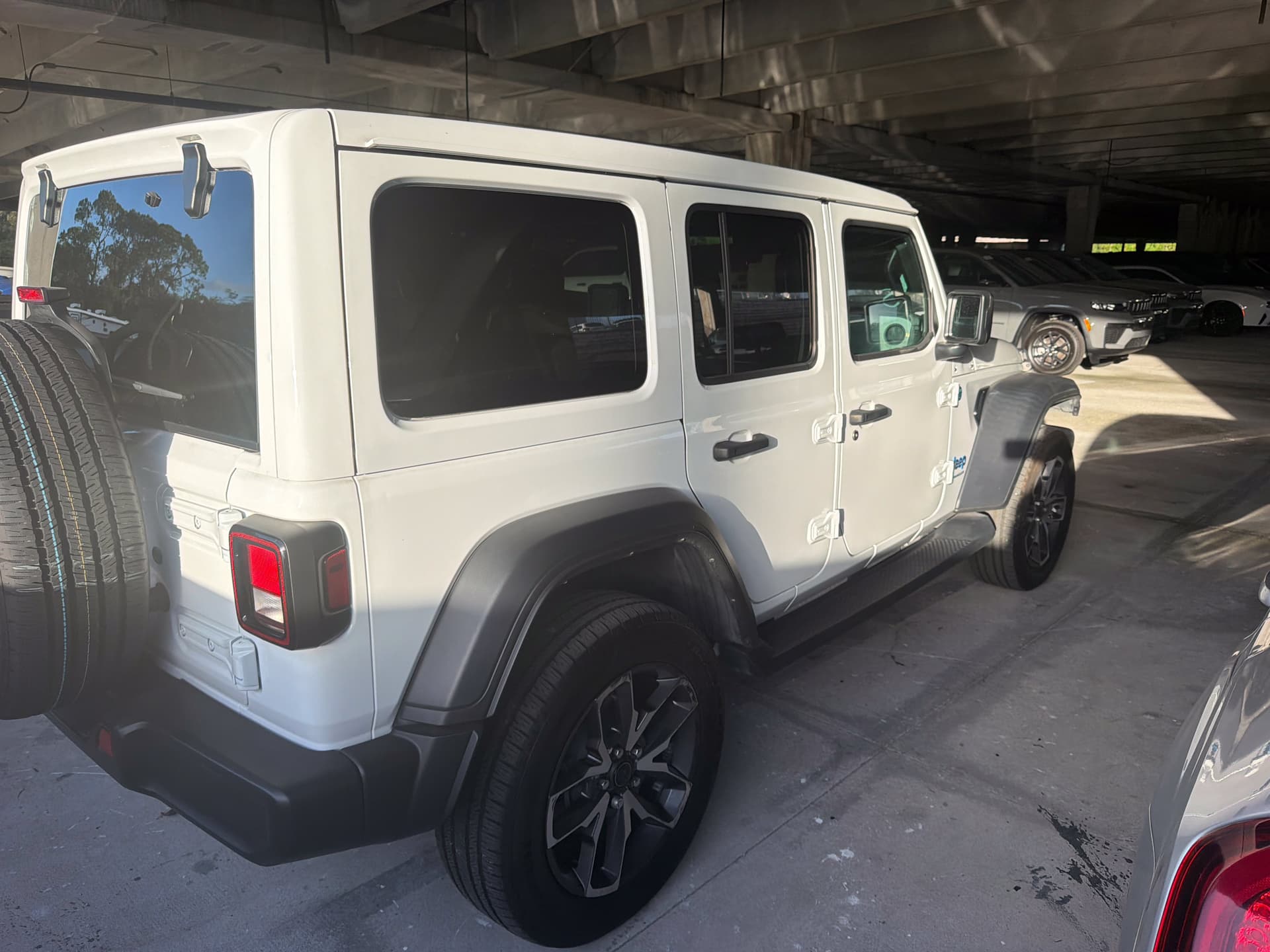 2025 Jeep Wrangler Base — photo 1 of 3