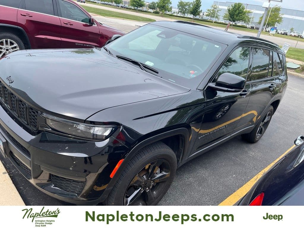 2023 Jeep Grand Cherokee L Altitude — photo 1 of 11