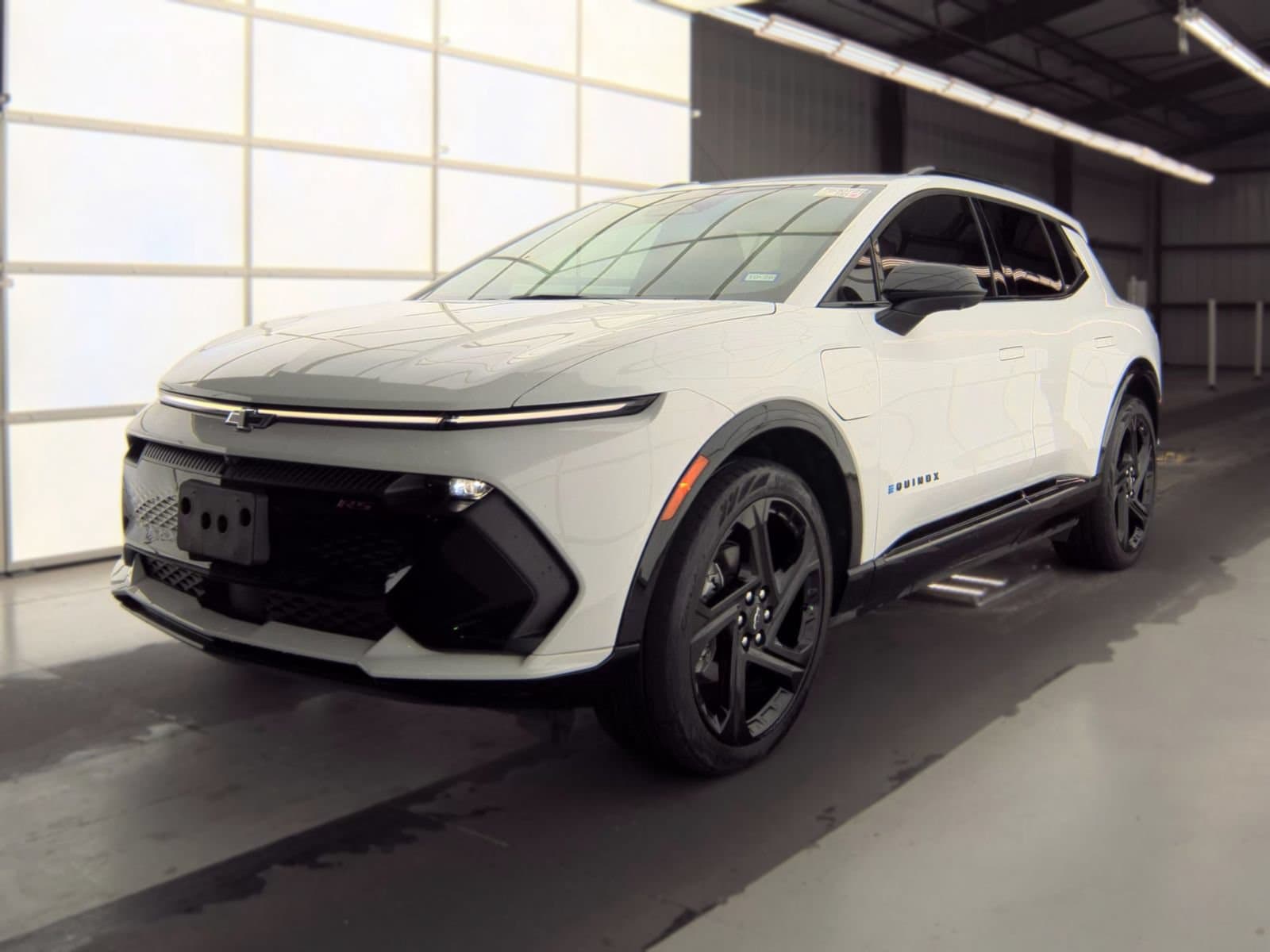 2024 Chevrolet Equinox EV Base — photo 1 of 13