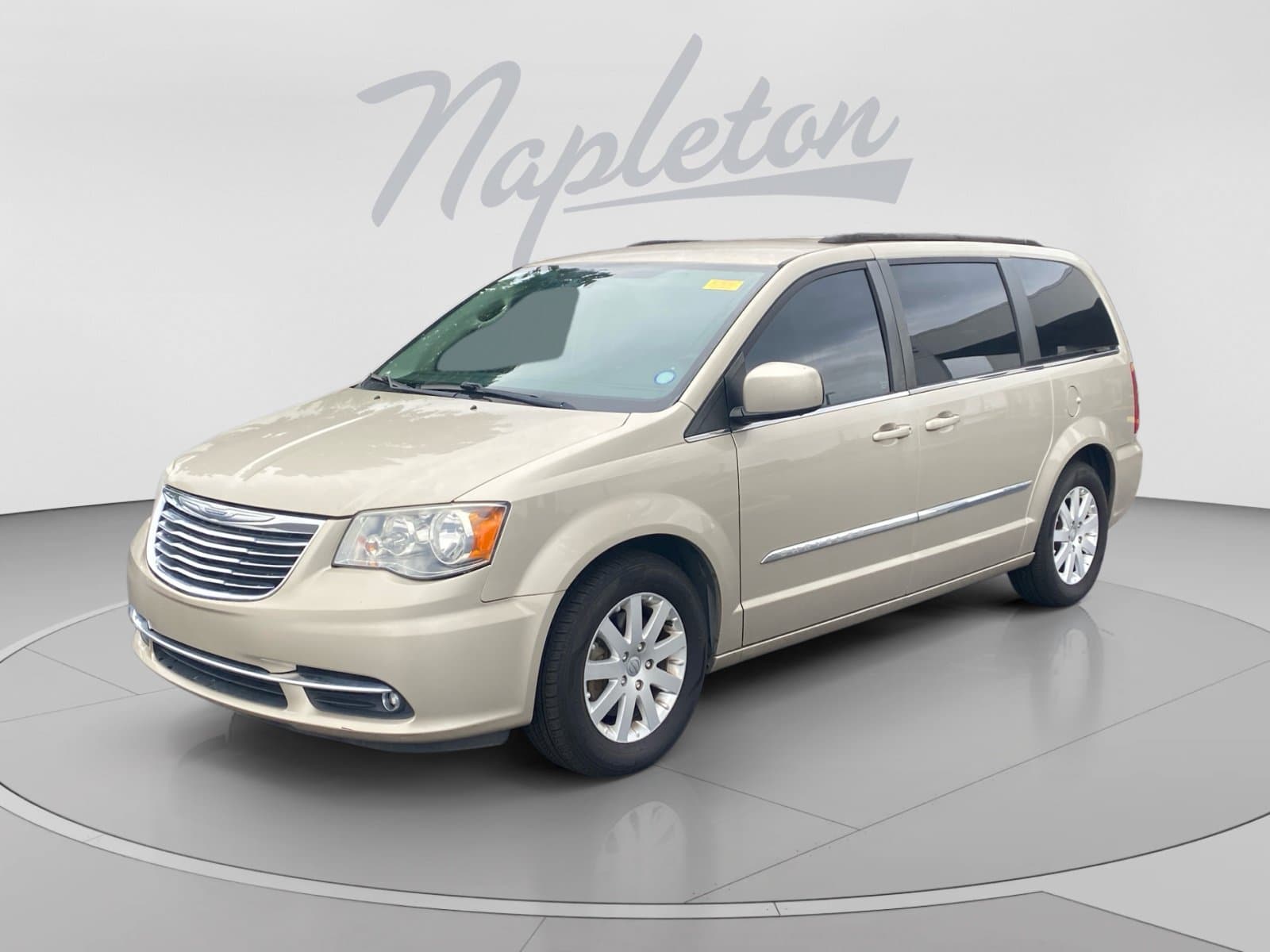 2016 Chrysler Town & Country Touring — photo 1 of 30