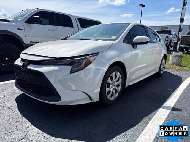 2020 Toyota Corolla LE — photo 1 of 2