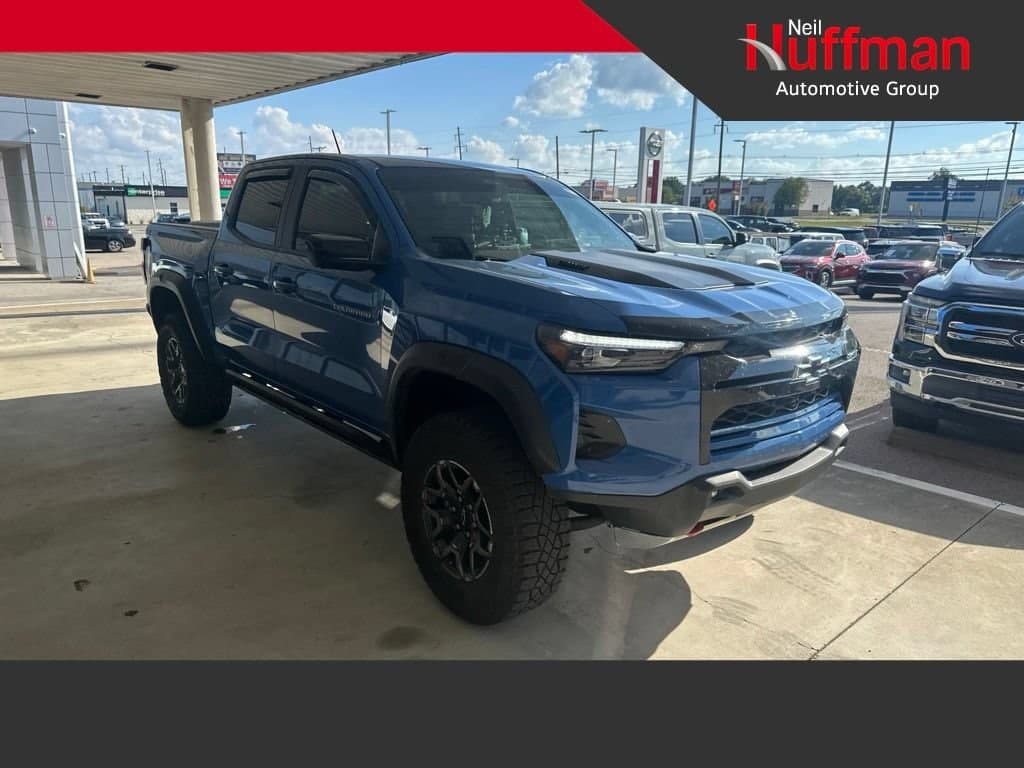 2025 Chevrolet Colorado 4WD ZR2 — photo 1 of 13