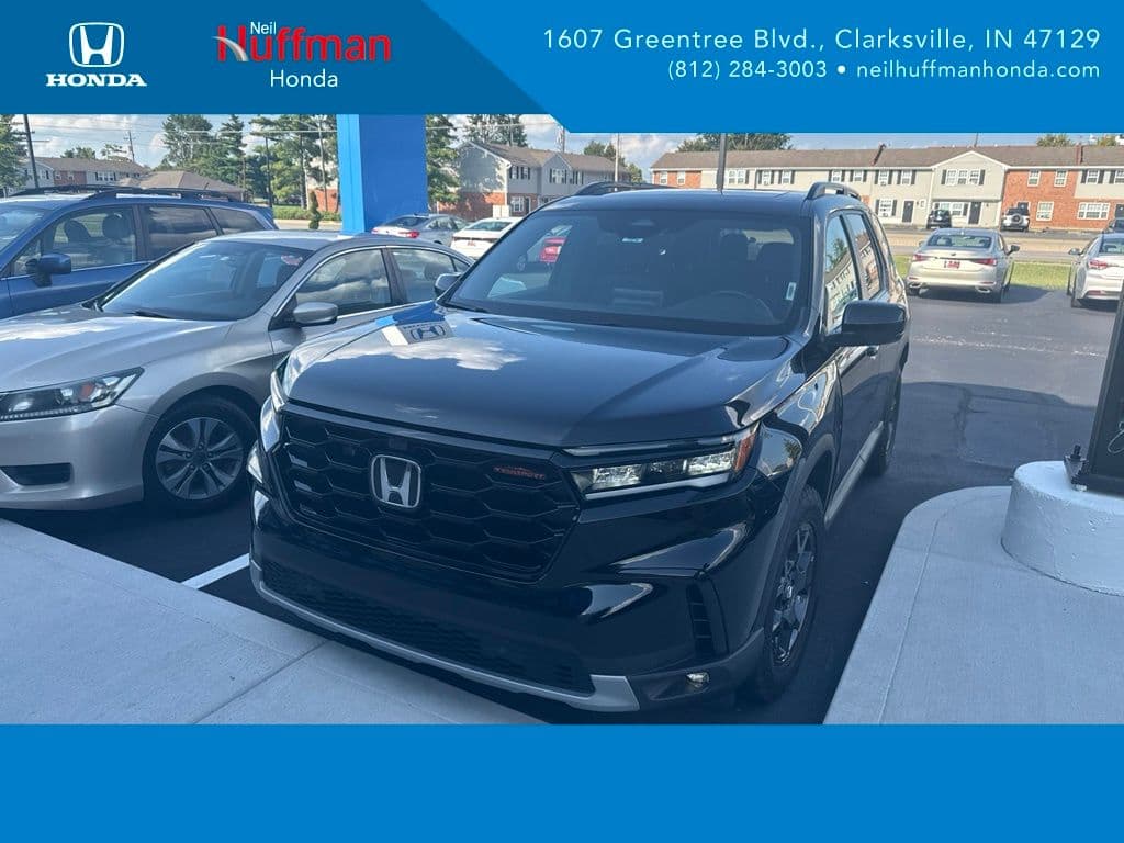 2024 Honda Pilot TrailSport — photo 1 of 17