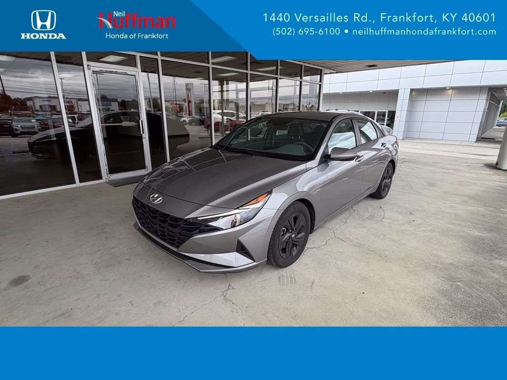 2021 Hyundai Elantra SEL — photo 1 of 12