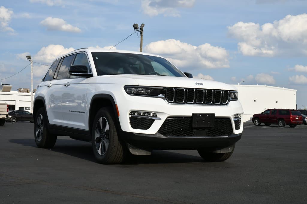 2024 Jeep Grand Cherokee 4xe Base — photo 1 of 35
