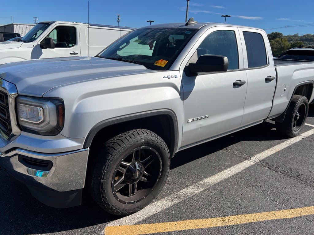 2017 GMC Sierra 1500 Base — photo 1 of 10