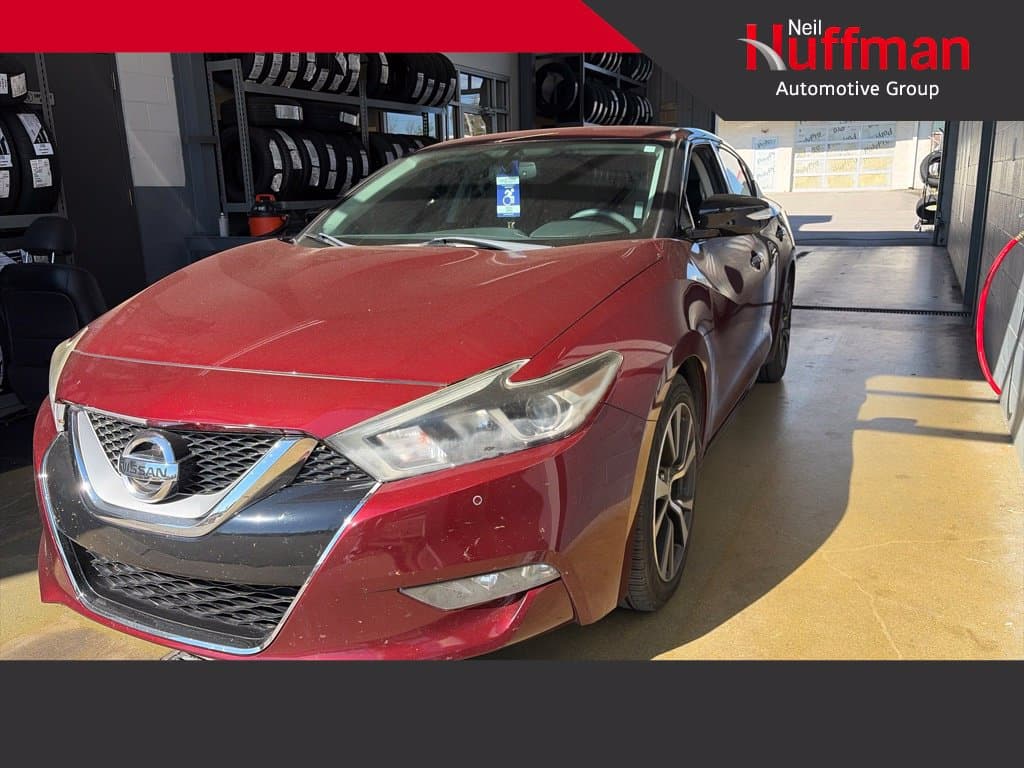 2017 Nissan Maxima SV — photo 1 of 9