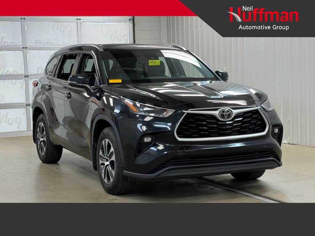 2021 Toyota Highlander XLE — photo 1 of 62
