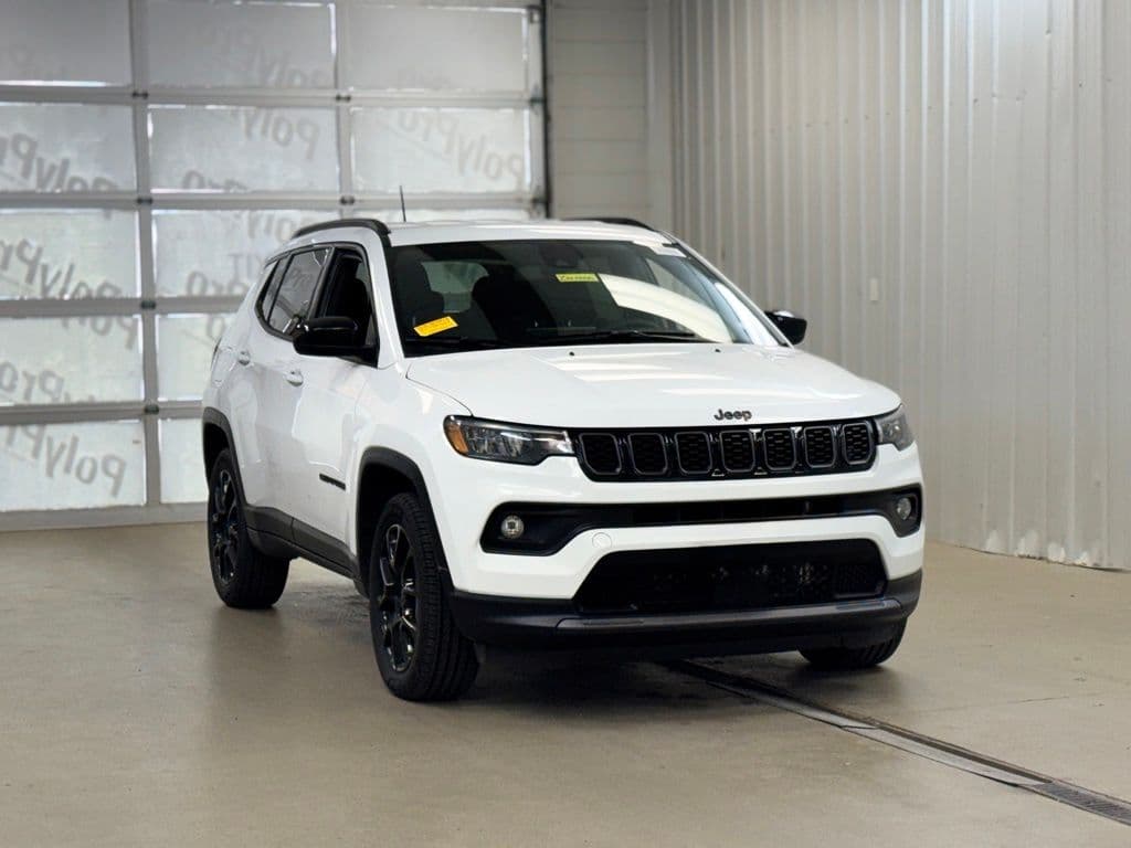 2025 Jeep Compass Latitude — photo 1 of 45