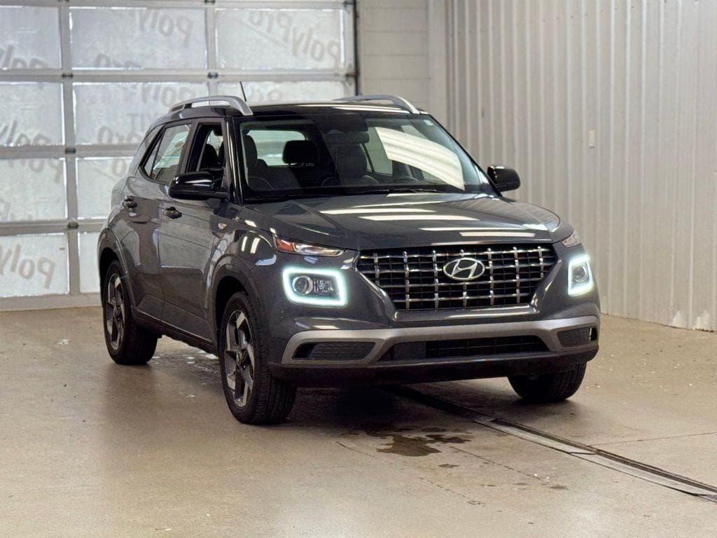 2025 Hyundai Venue Limited — photo 1 of 40