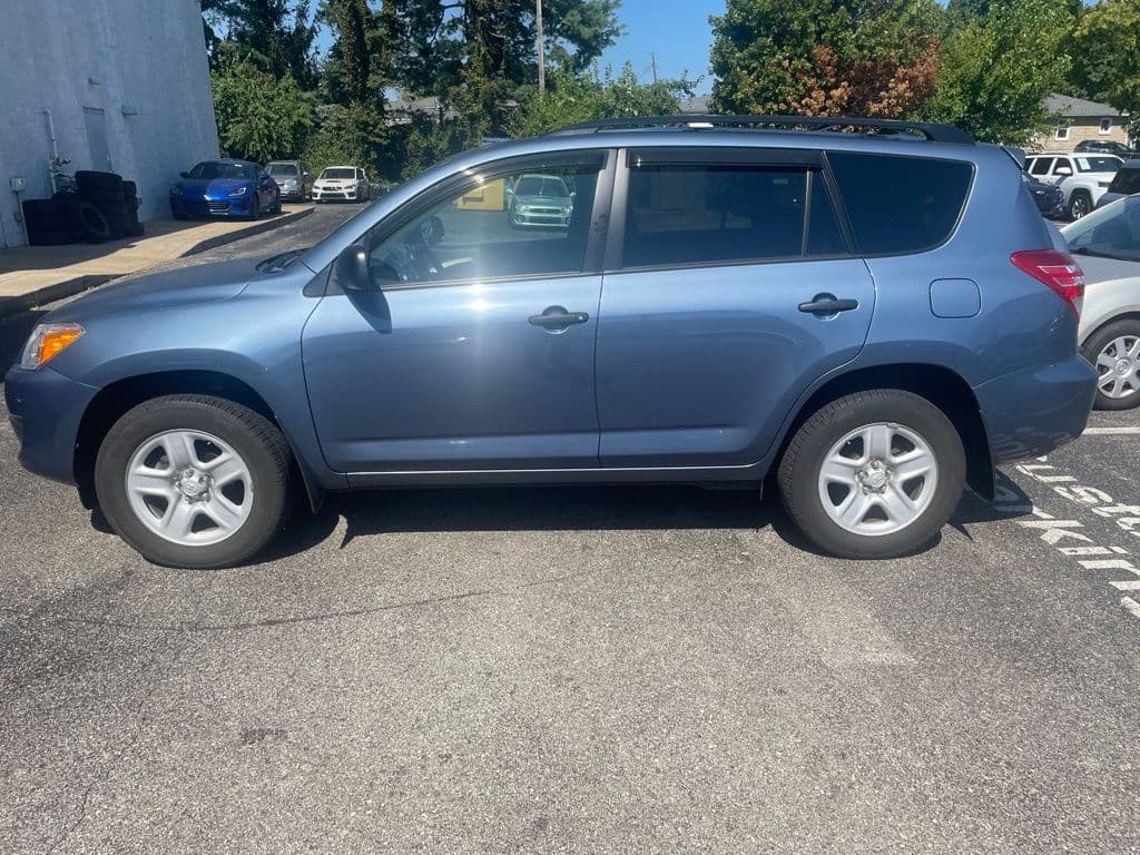 2010 Toyota RAV4 Base — photo 1 of 10