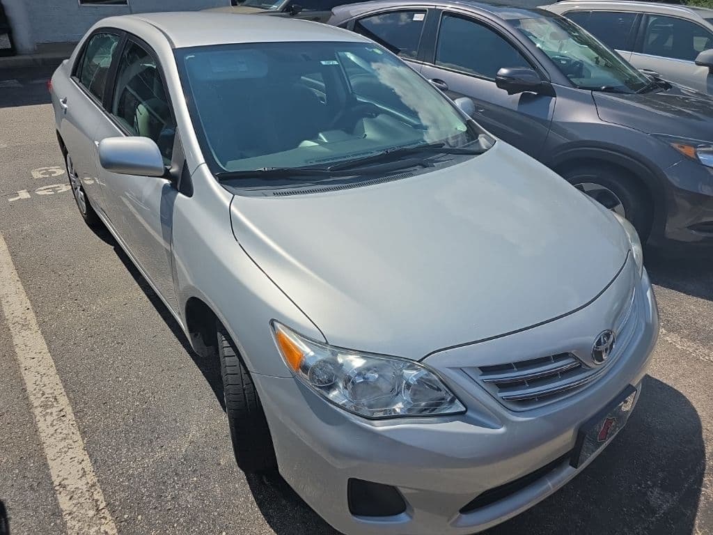 2013 Toyota Corolla Base — photo 1 of 10