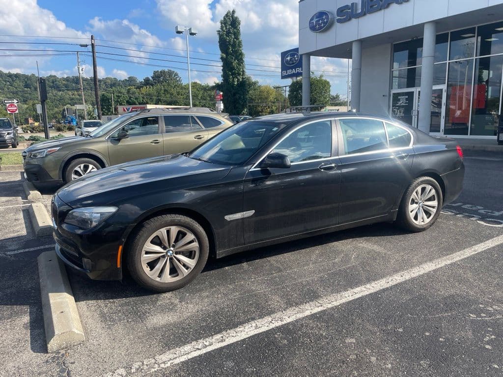 2012 BMW 7 Series 740i — photo 1 of 10