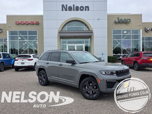 2027 Jeep Grand Cherokee Limited Reserve — photo 1 of 43