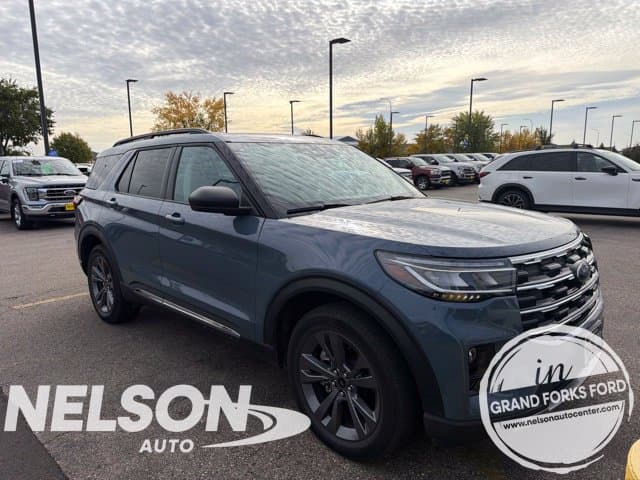 2025 Ford Explorer Active — photo 1 of 10