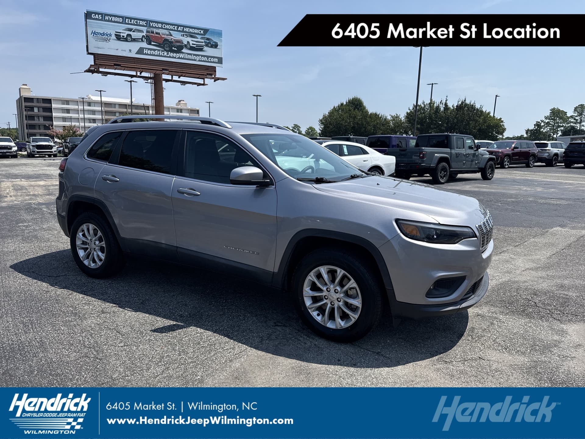 2019 Jeep Cherokee Latitude — photo 1 of 36