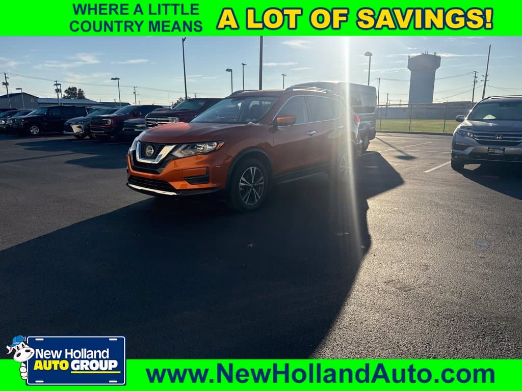 2019 Nissan Rogue SV — photo 1 of 11
