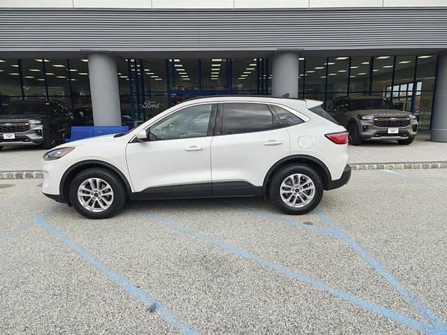 2020 Ford Escape SE — photo 1 of 12