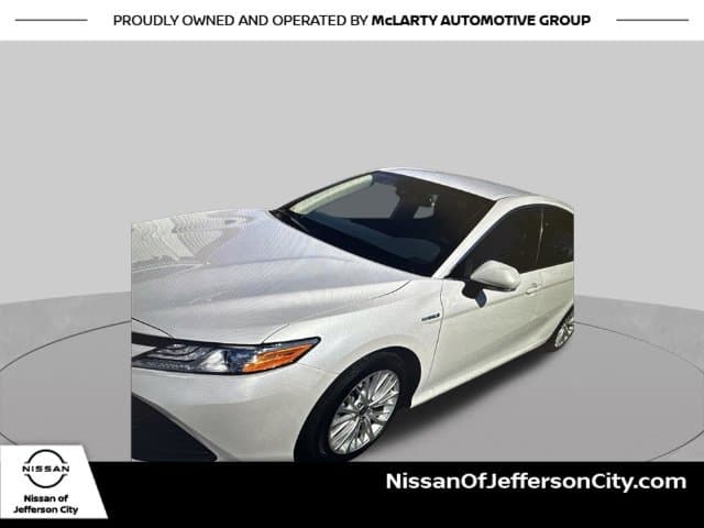 2020 Toyota Camry Hybrid XLE — photo 1 of 11