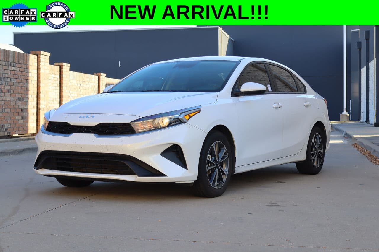 2023 Kia Forte LXS — photo 1 of 27
